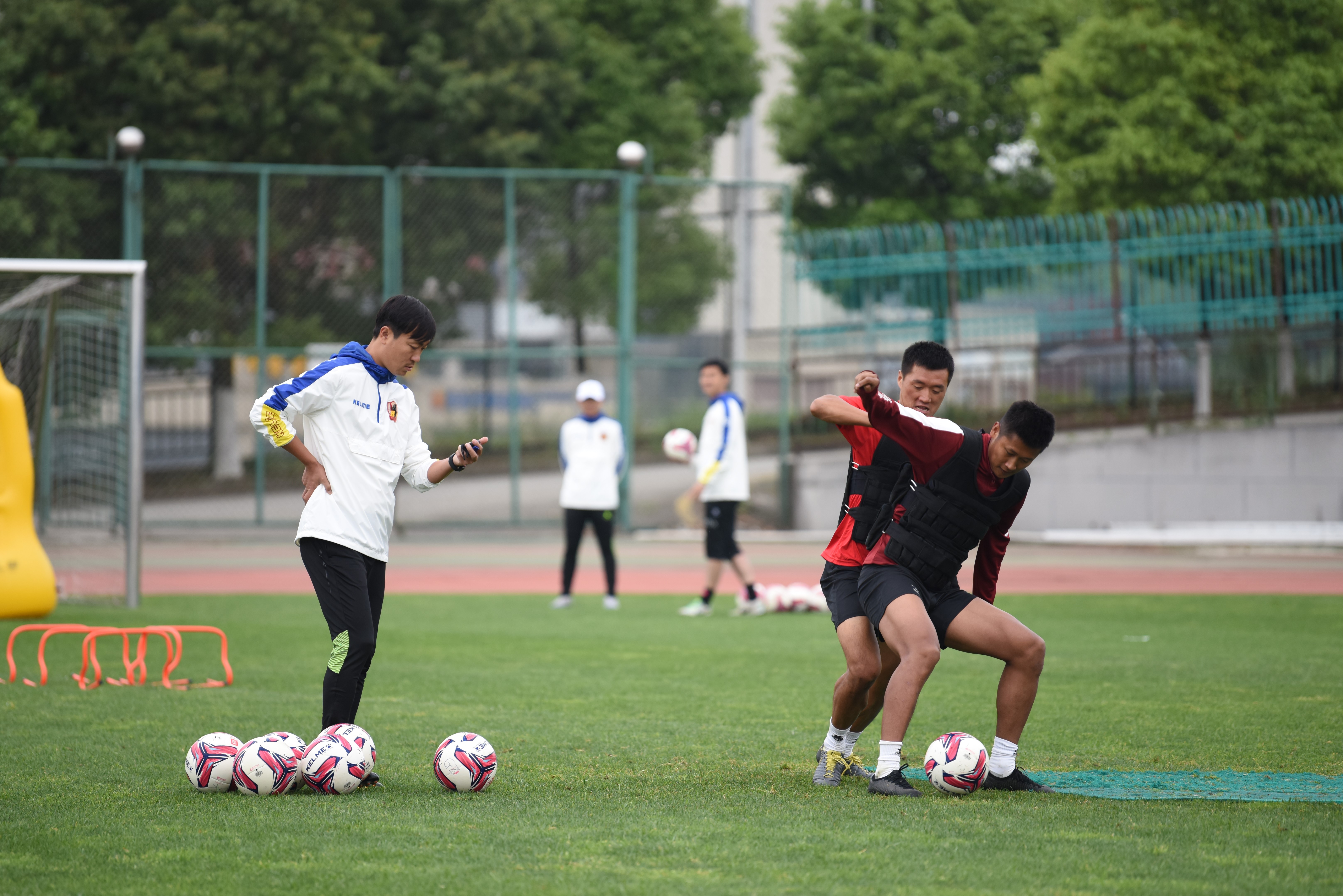 「训练图集」二级甲全副武装，杠铃、轮胎...这是在干啥？