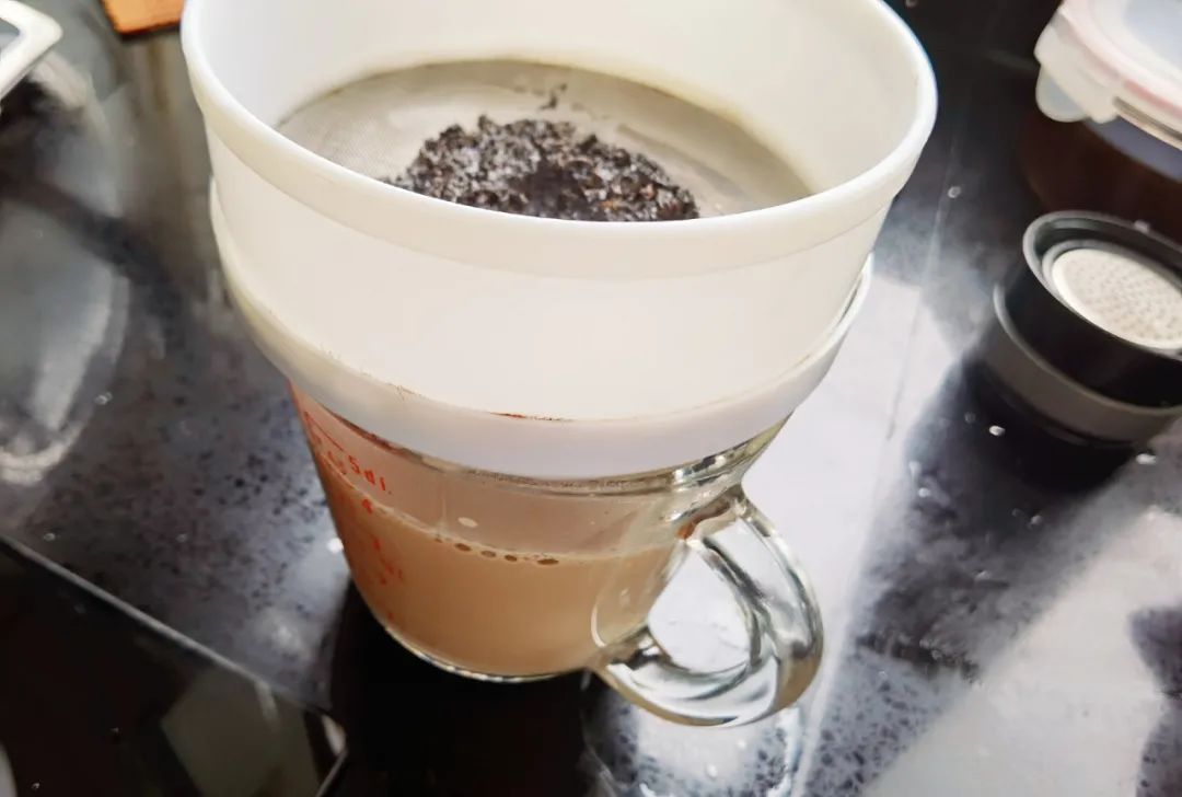 焦糖奶茶怎么制作简单又好喝,第一次在家自制焦糖奶茶非常好喝