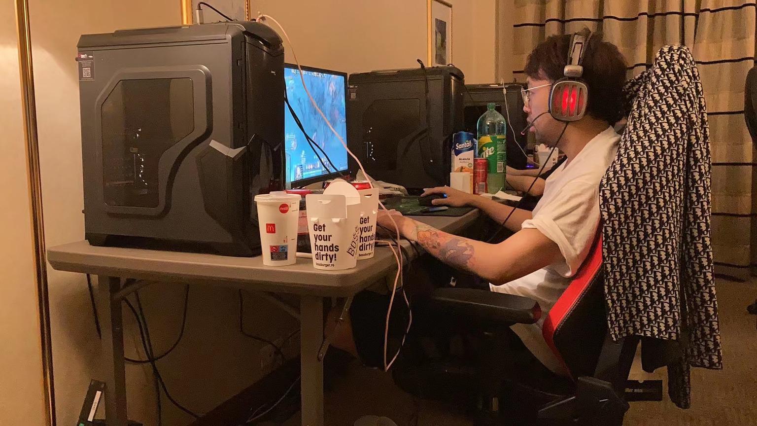 DOTA2：maybe天梯首次突破万分“野人”状态开启TI可期