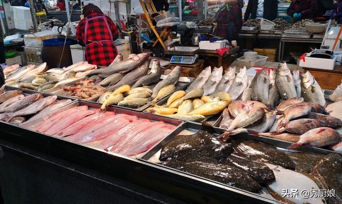 秋天碰到此鱼，我从不还价，一次准买5斤，营养极高，煎着吃最香