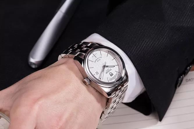 iphone手表便宜和贵的有什么区别,最贵的iphone手表多少钱