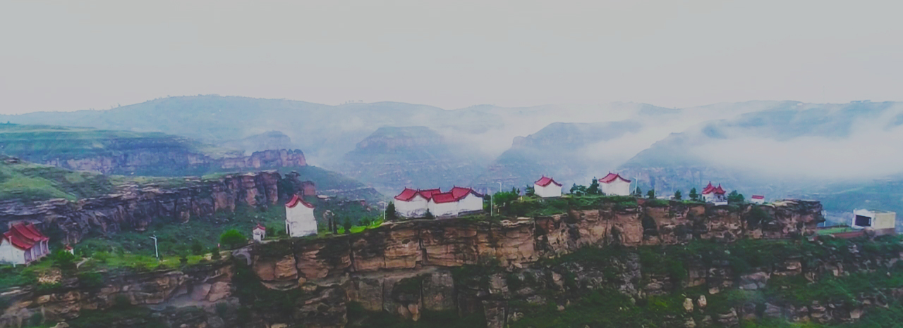 云雾缭绕老君山,云雾缭绕白云观