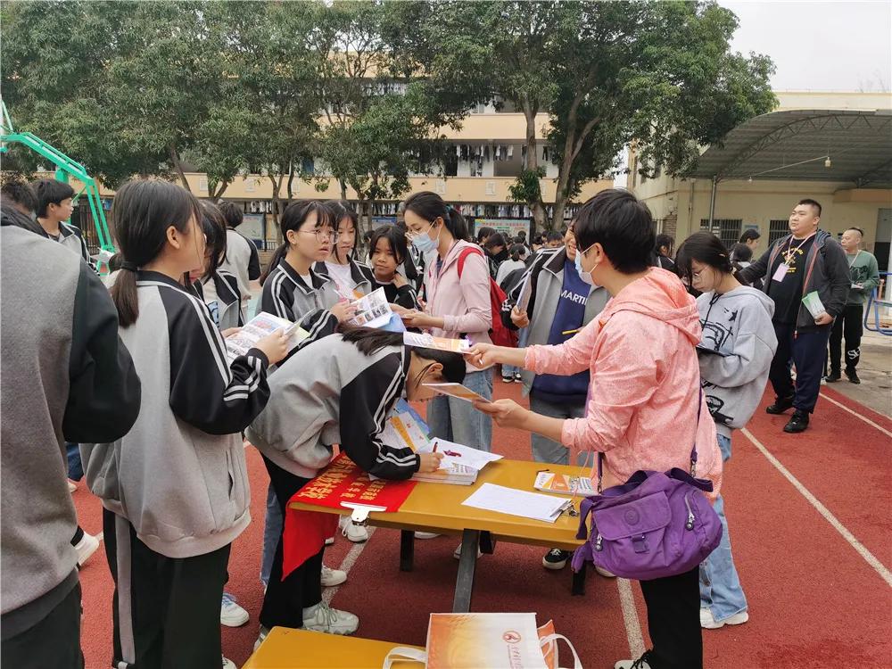 广西高职招生宣传大篷车,2020年南宁中专招生