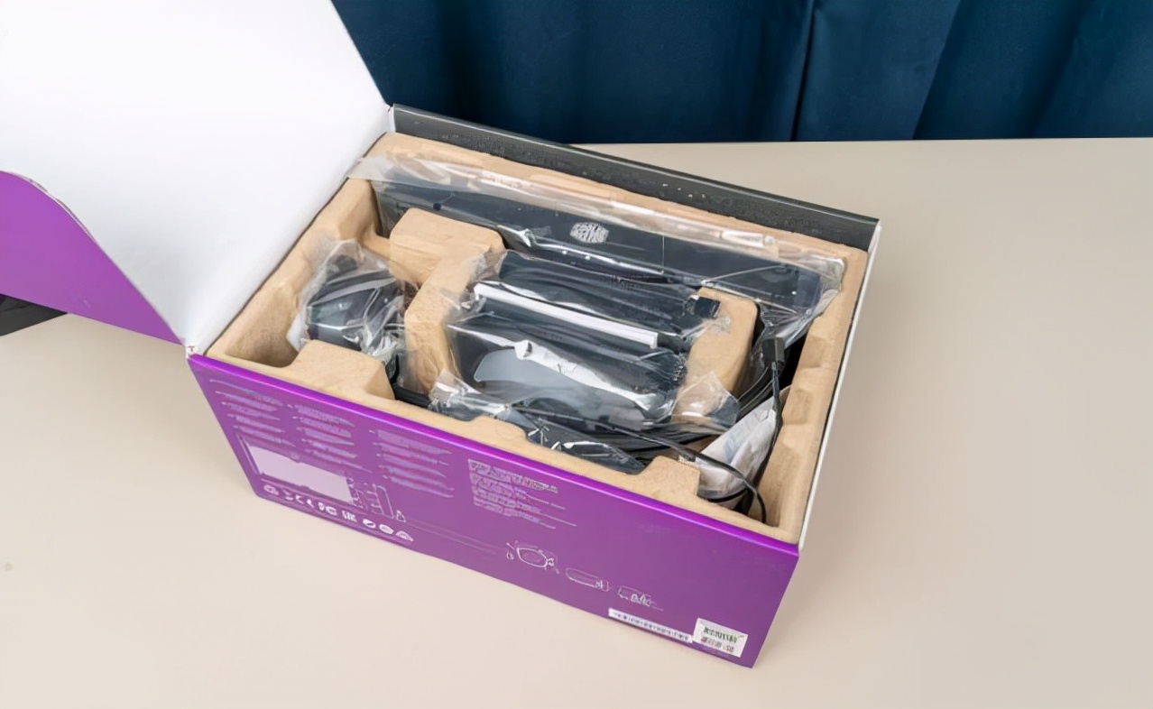 一体水冷主机和分体水冷主机区别,水冷主机好和普通的有什么区别