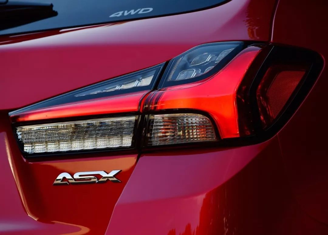 三菱劲炫自动二手车asx20年1.6,2014三菱劲炫asx后排可以放平吗