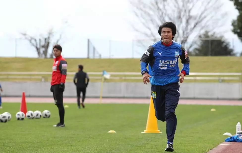 老骥伏枥志在千里志存高远,20年铿锵岁月传递足球梦想