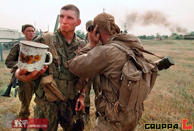 毛熊作战服,毛熊的所有装备