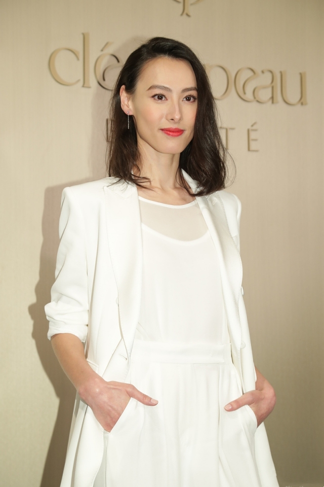 梁洛施真的很瘦,梁洛施骨感身材