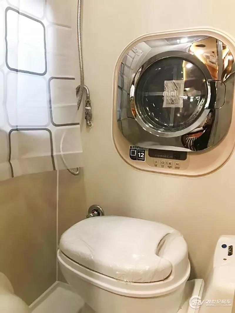 最新款大通v80b型房车,大通原厂2018款rv80b型短轴房车