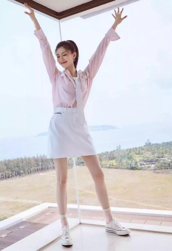 帆布鞋搭配什么样的裙子比较好看,高帮帆布鞋搭配短裙连衣裙秋冬