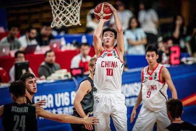 辽篮15岁小将,15岁的郭艾伦