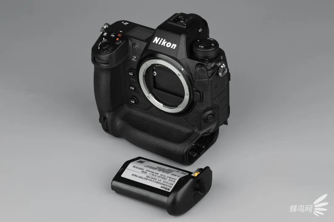 尼康z9旗舰相机详细评测,尼康z9机身的无损变焦功能
