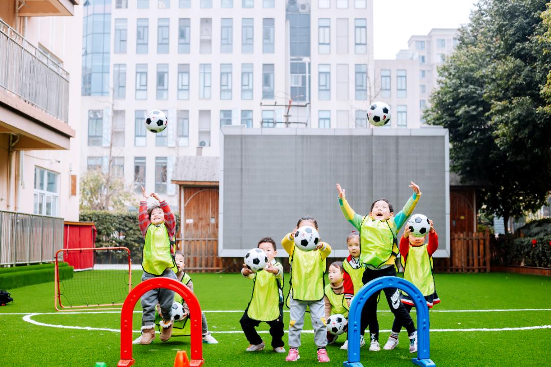 上海市足球特点幼儿园,成都第二十三幼儿园怎么样