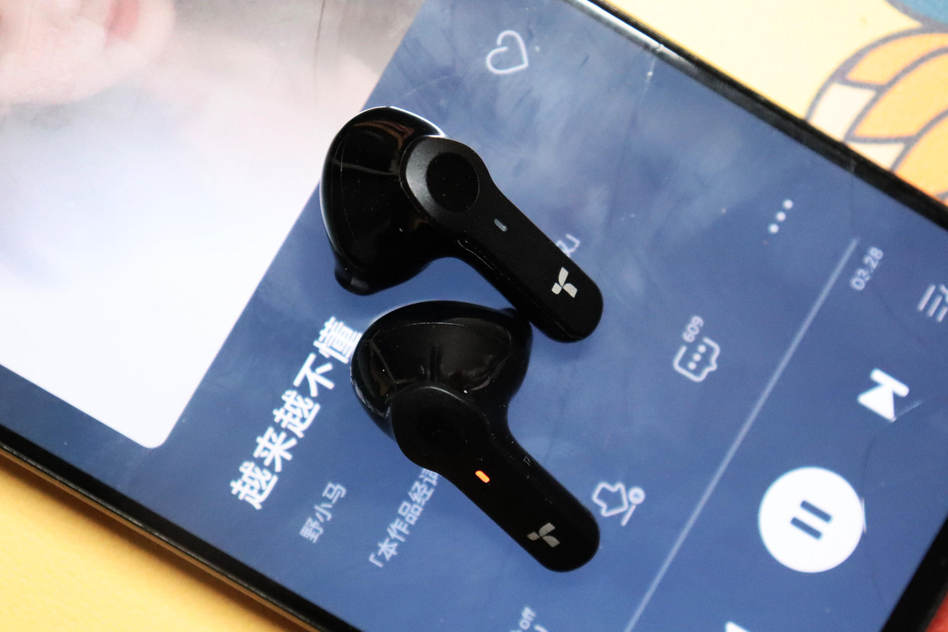 鲸腔有线耳机,500元图拉斯蓝牙耳机降噪测评