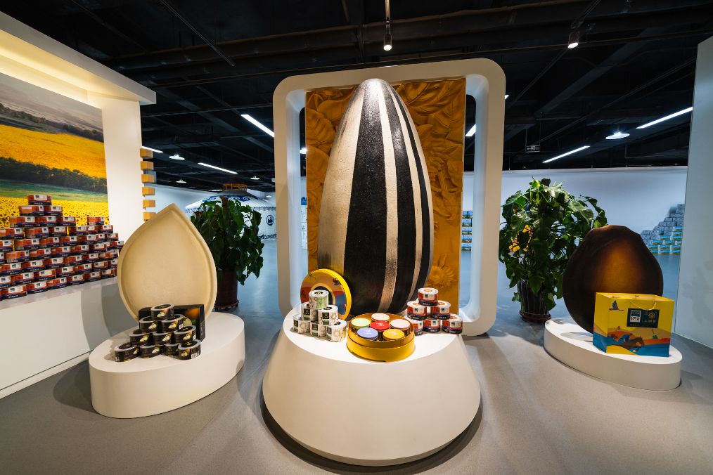 她是滔滔千里黄河的宠儿，阴山之下、河套之上的掌上明珠