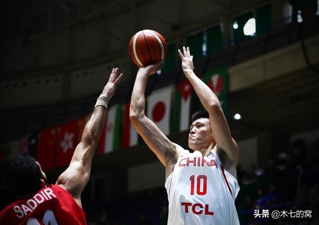 中国队长周鹏全能型,周鹏在深圳男篮打球
