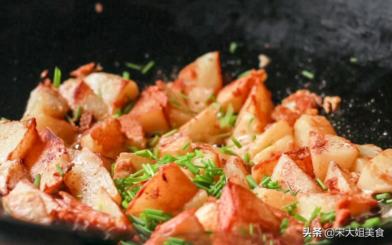 土豆切丝加鸡蛋的做法窍门,两个土豆三个鸡蛋做法简单又好吃