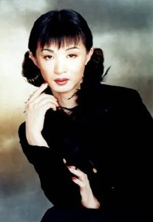 53岁金星最近照,50岁金星素颜照曝光简直不敢直视