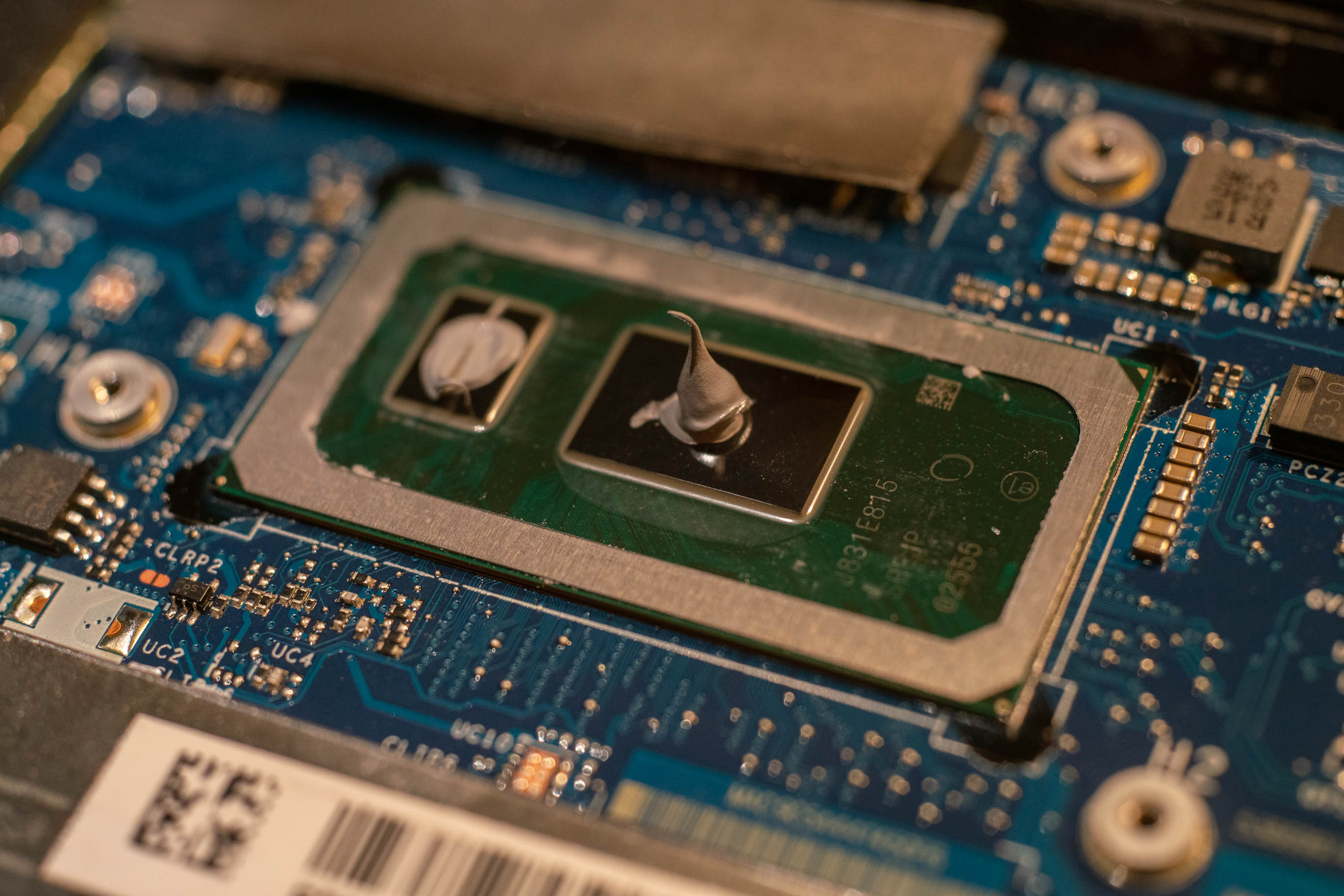 信越硅脂7921与7868哪个好,给电脑涂硅脂