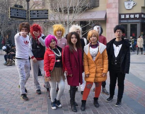 广东小伙罗福兴：11岁创办“杀马特家族”，拒绝富婆追求后怎样