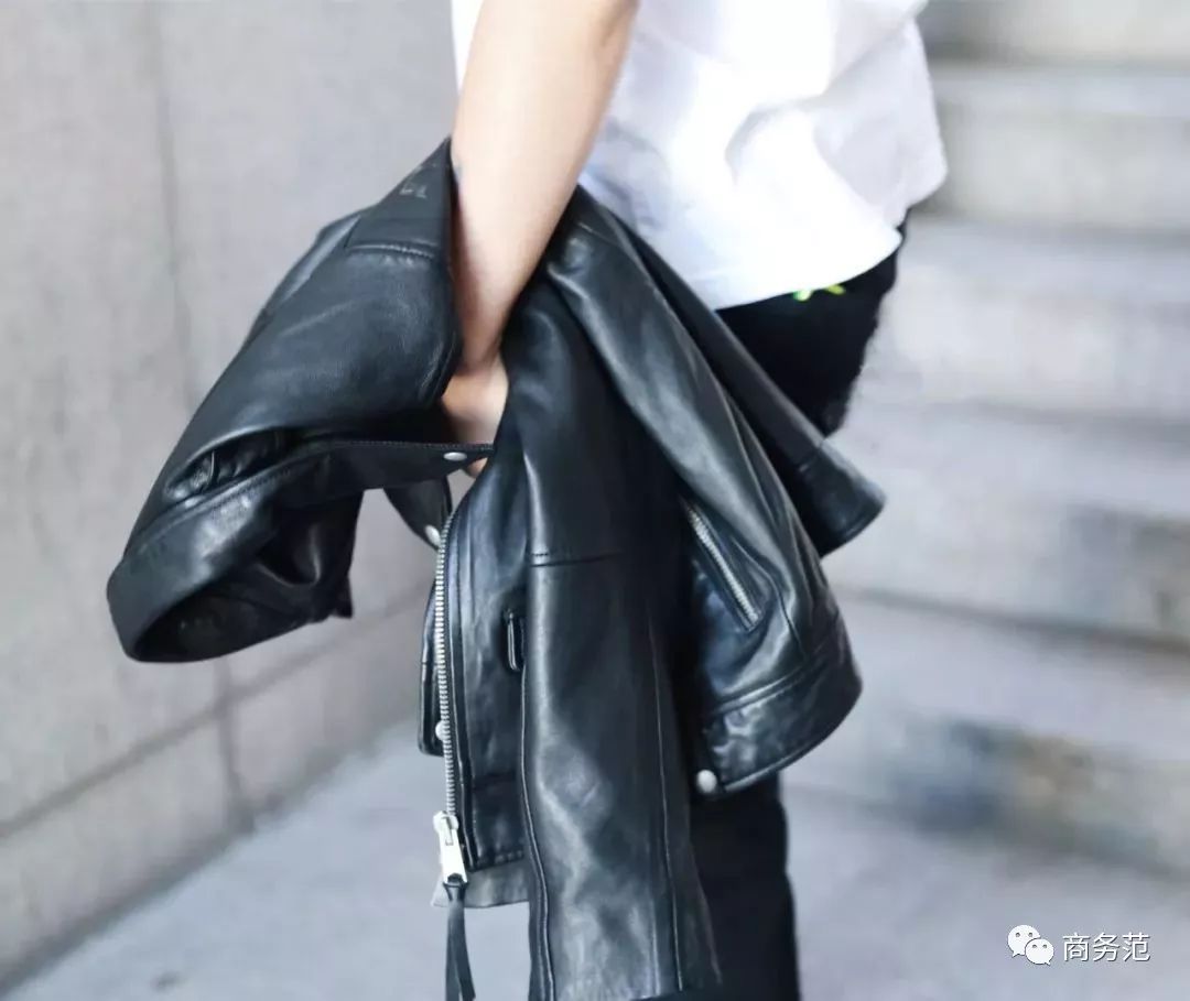 姊呮牴鍐绌挎惌,姊呮牴绂忓厠鏂悓娆剧毊澶瑰厠