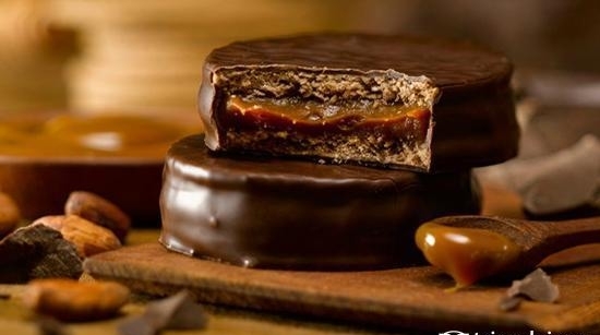 长相像外国人的汉族人,长相酷似中国人的印第安人