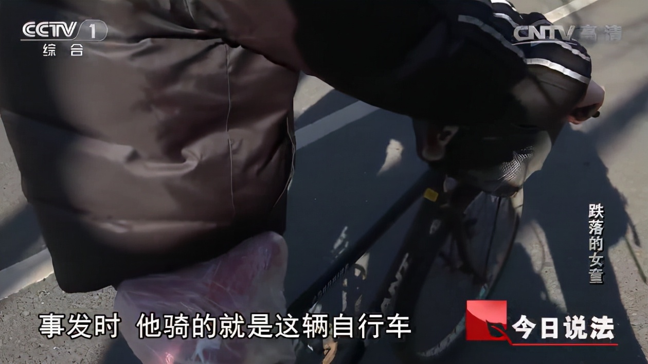 保姆送孩子上学途中被车撞伤,保姆接孩子被撞谁承担责任