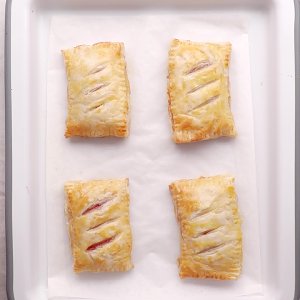 【草莓派】名门泽佳：酸酸甜甜就是“我”，外酥里嫩还是“我”