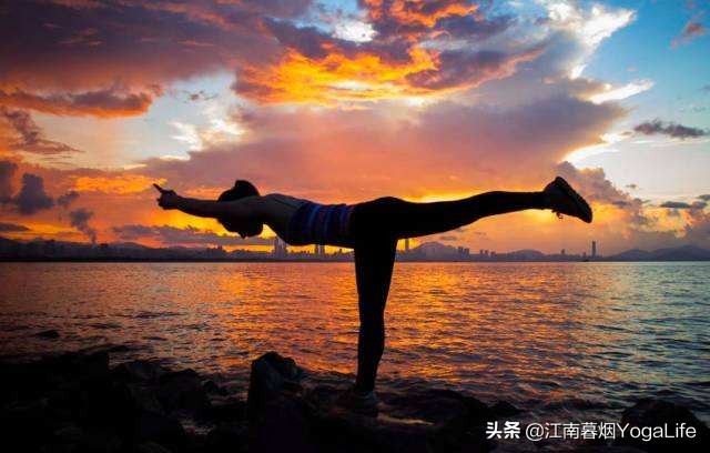 瑜伽课消耗100卡路里一天能瘦吗,瑜伽燃烧多少卡路里能减肥