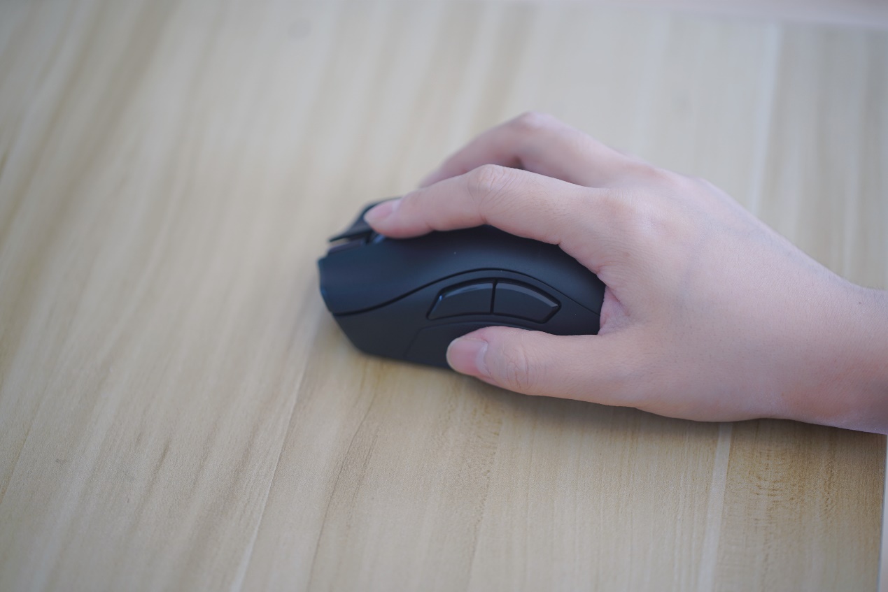 雷蛇那伽梵蛇左手版有线鼠标,razer雷蛇鼠标标准版测评