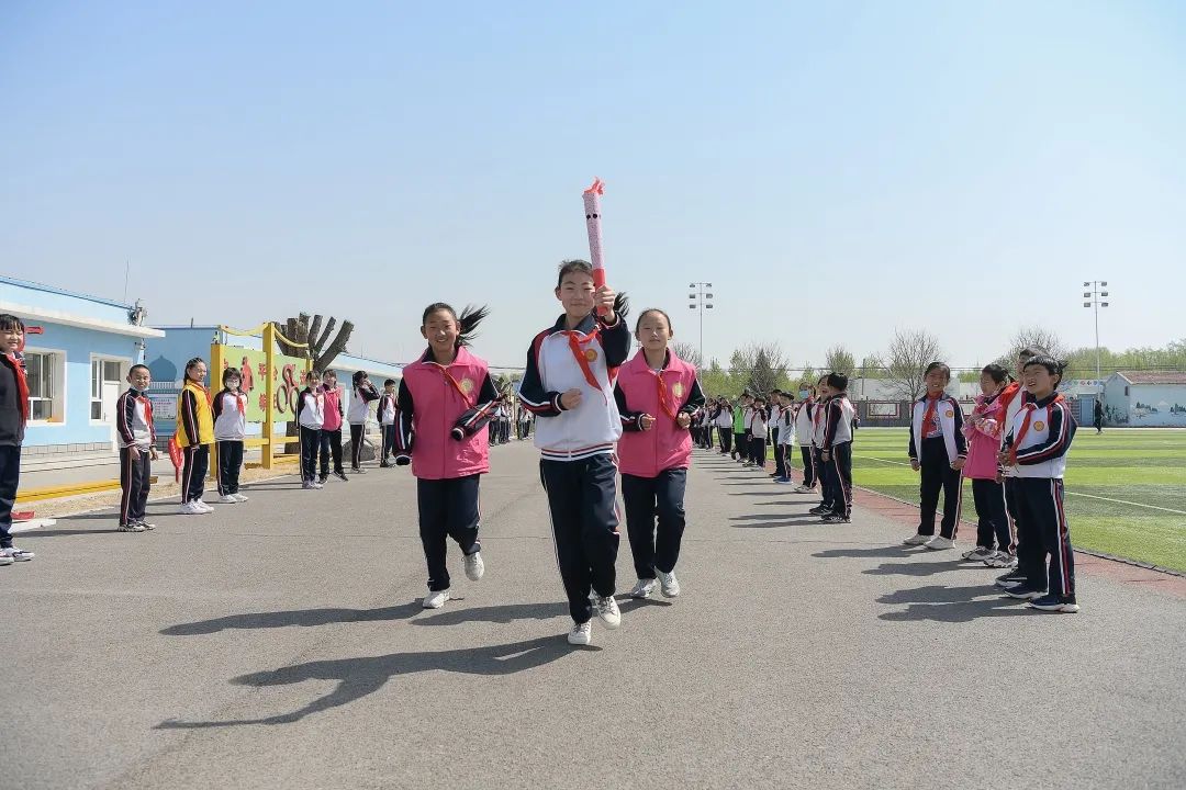 2024运动会会徽和吉祥物,校运会会徽怎么设计火炬