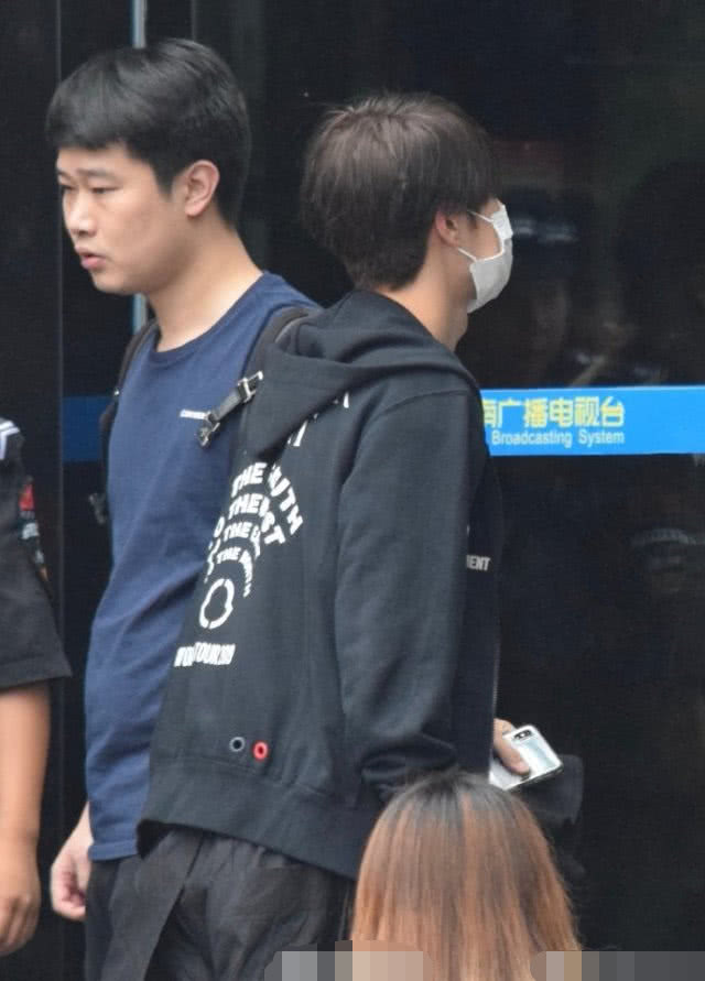 王一博在快本对肖战说的话,肖战王一博录制快本当天