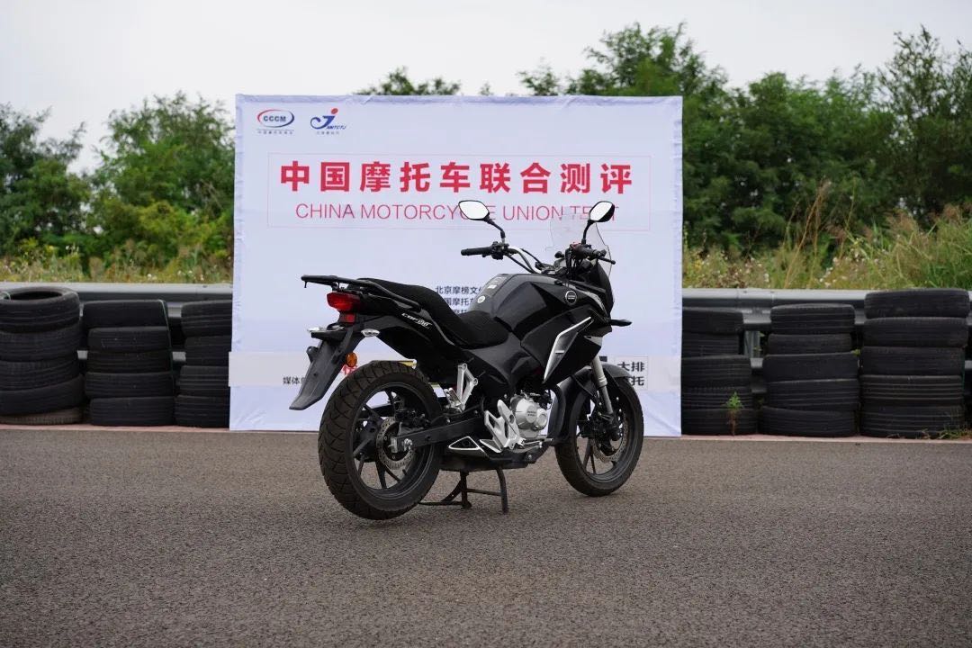 本田新大洲cbf190x摩旅,新大洲本田cbf190r对比豪爵nk150