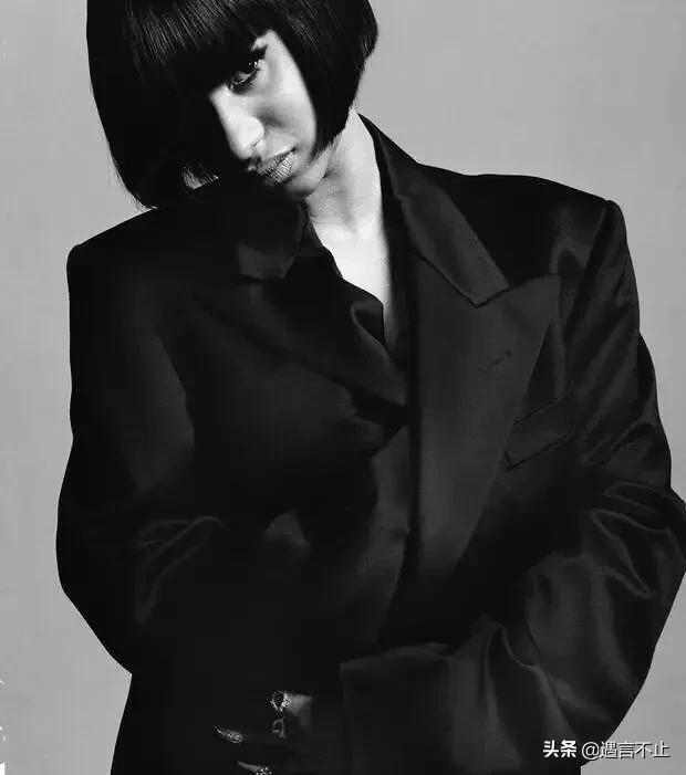 脱衣舞娘到饶舌天后，贫民窟女孩到时尚ICON，CardiB连上微博热搜