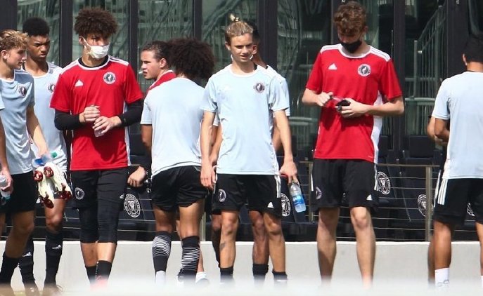 小贝的黄金右脚,小贝的二儿子