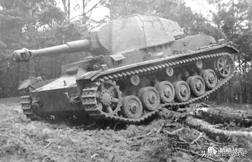 二战德军野蜂式自行火炮,二战德军sfh15榴弹炮