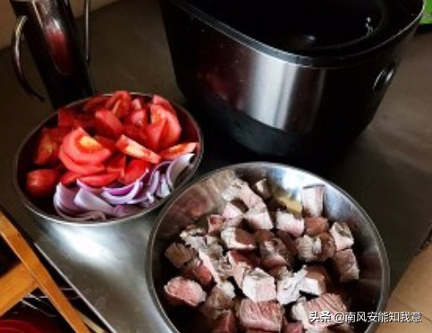 番茄土豆炖牛肉,番茄土豆炖牛肉的做法电饭煲