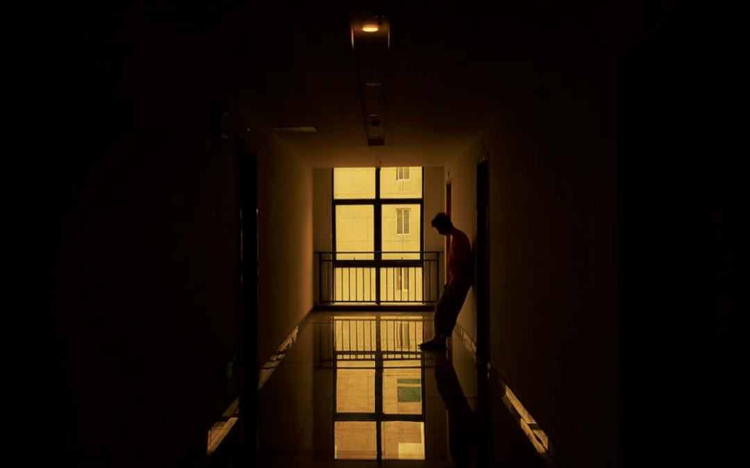 成年人最大的修养是懂得克制自己,接纳不完美的自己深度解析