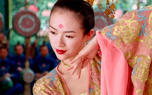 为什么长相一般桃花运却不断,桃花运好的长相