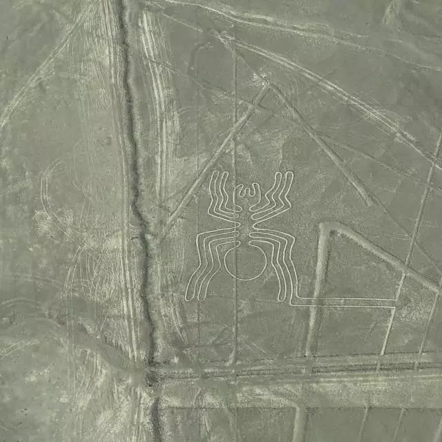 长相像外国人的汉族人,长相酷似中国人的印第安人