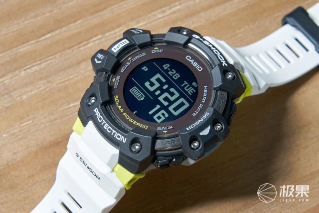 戴上它驾驭运动？心率时间一目了然，突破自己竟如此简单~