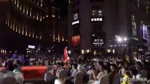 青岛时装周走秀,青岛时尚服装产品展会