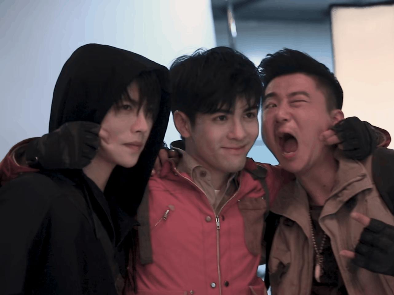 盗墓笔记解雨臣为什么烧了戏服,盗墓笔记里解雨臣青衣扮相