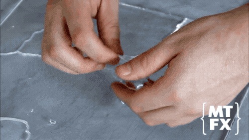 电影里用啤酒瓶“爆头”，是真的玻璃瓶吗？
