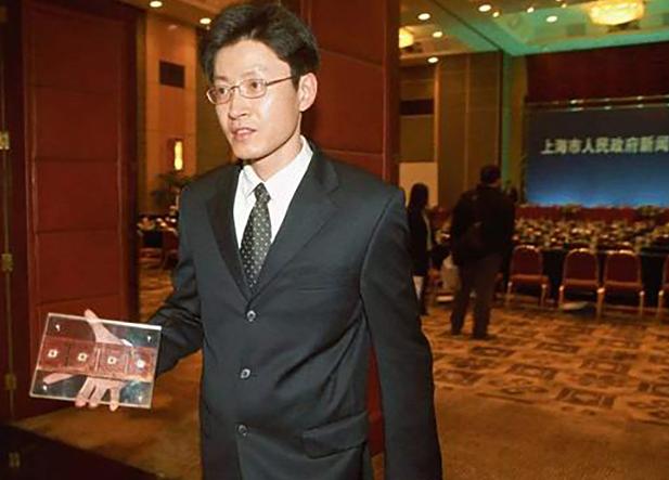 19年前的大*局骗**，靠几个民工卷走11亿，让国产半导体瘫痪8年