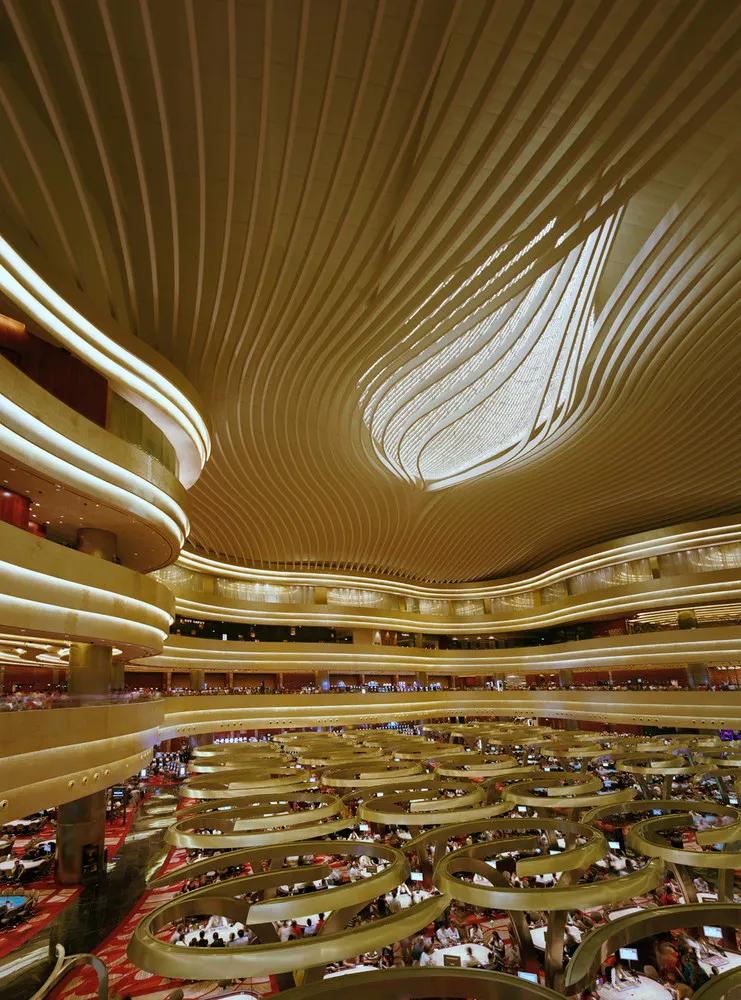 柯南居然来过这里？巨资打造的综合豪华娱乐城，最大的公共悬臂