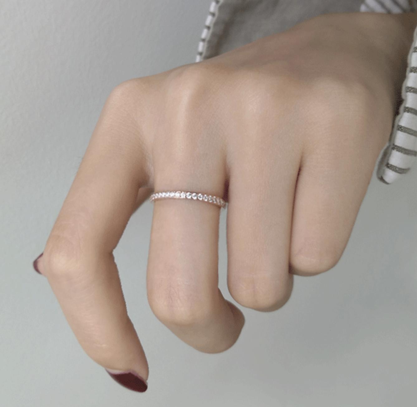 今年流行的素圈戒指都有什么款式,今年最火的戒指哪一款