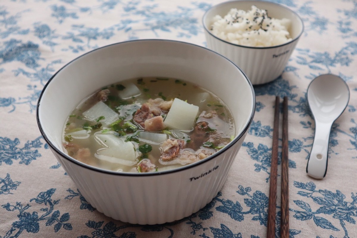 燕窝怎么熬汤好吃,鲜炖燕窝是很好的选择