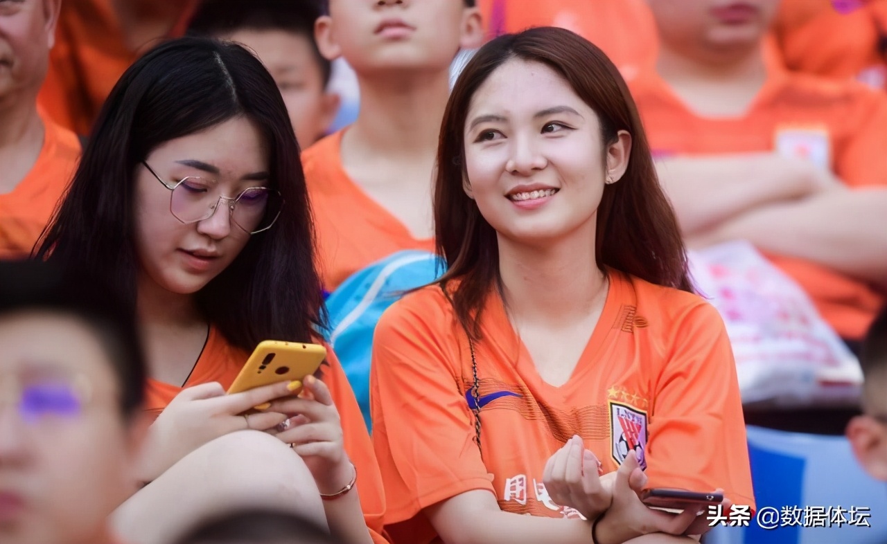 中超哪支球队的女球迷最漂亮,中超女球迷惊艳全场