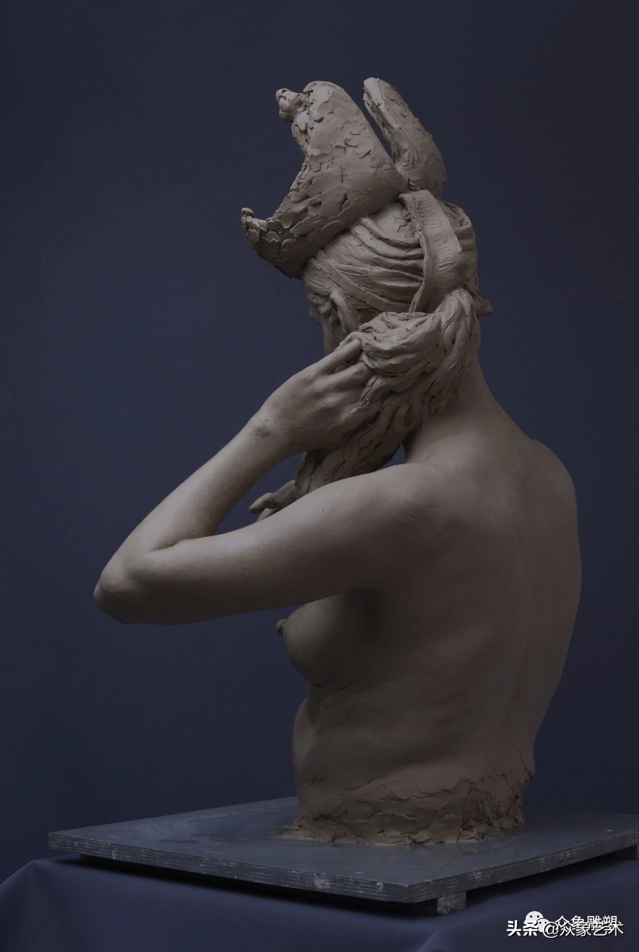 BayasgalanBatmagnai|捕捉“悲伤和失落”